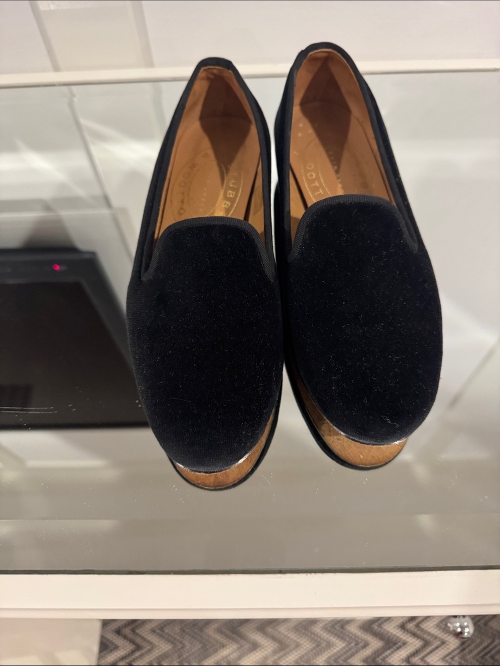 Womans slip on velvet shoes